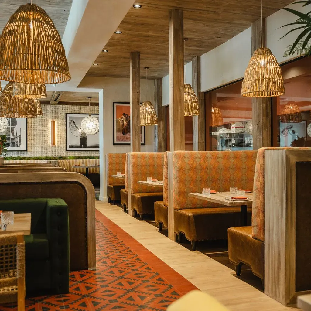 Red-O Restaurant lighting — view 3