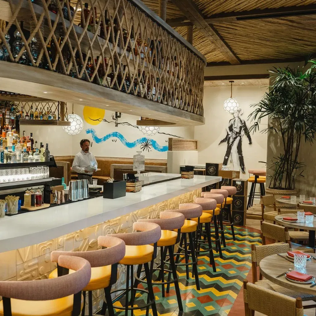 Red-O Restaurant lighting — view 5