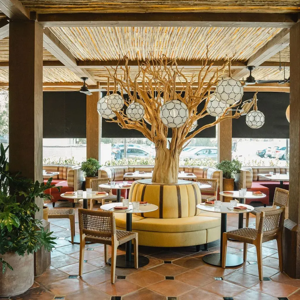 Red-O Restaurant lighting — view 7